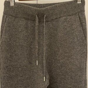 Quince Mongolian Cashmere Jogger Sweatpants – Heather Grey, Small